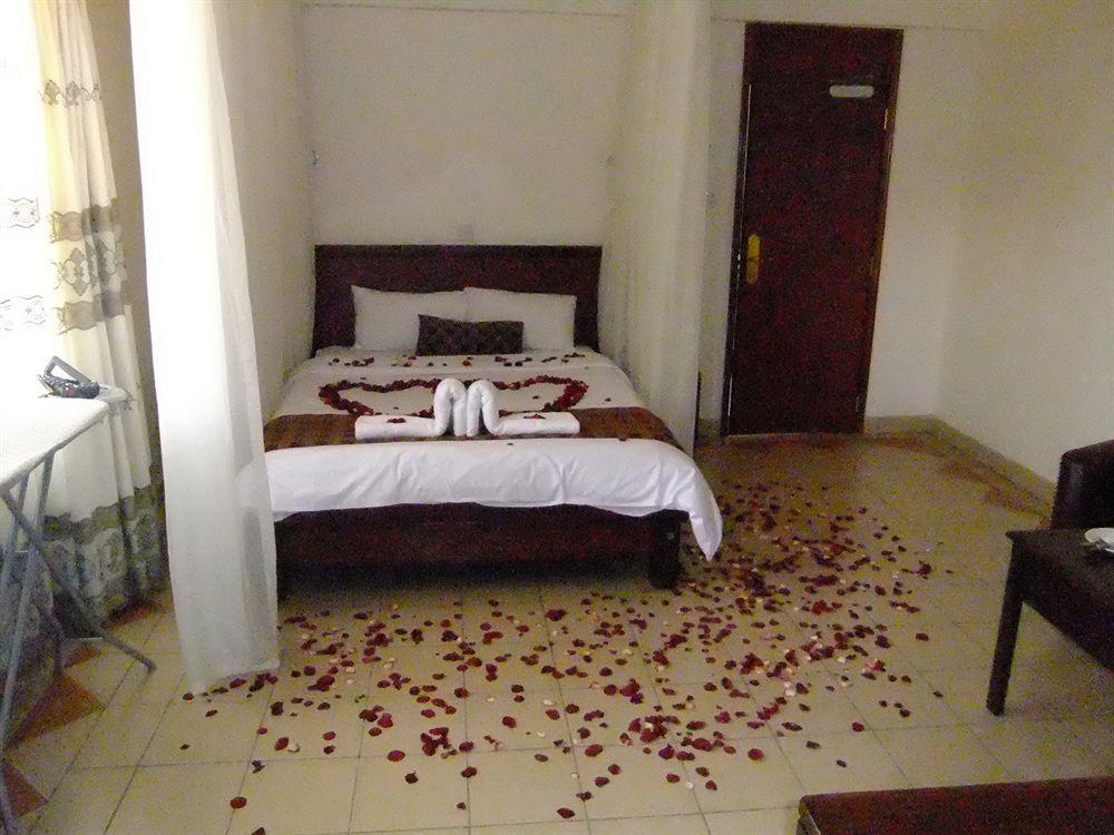Hennessis Hotel نيروبي المظهر الخارجي الصورة