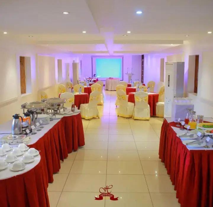 Hennessis Hotel نيروبي المظهر الخارجي الصورة